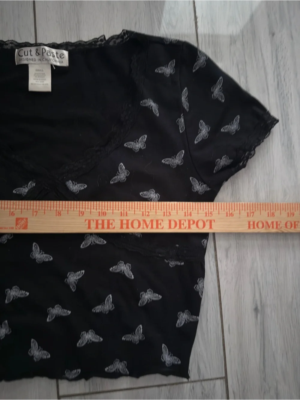 Cut & Paste Lace trim Crop Tee Black W/butterflies Size S - Picture 6 of 6